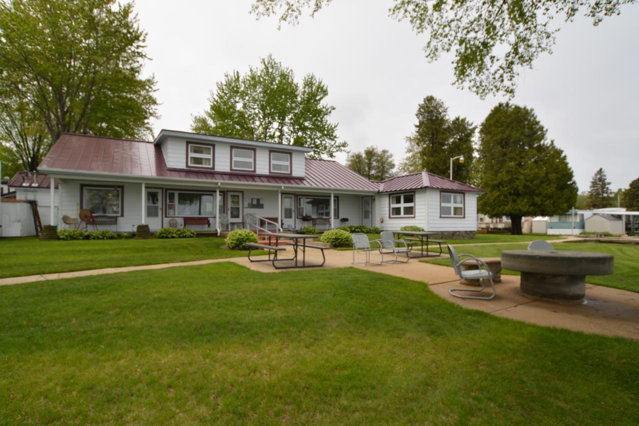 Whalens Grindstone Shores Inc. Hotel Frankenmuth Exterior photo